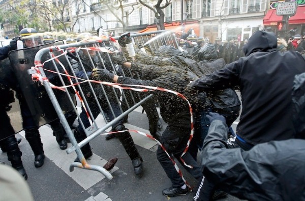 ‘İklim Zirvesi’ protesto edildi