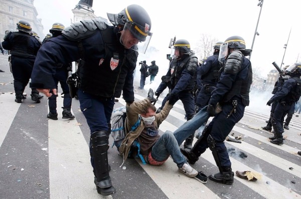‘İklim Zirvesi’ protesto edildi