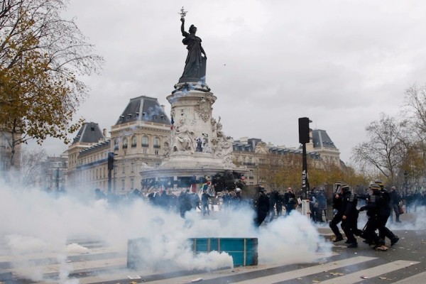‘İklim Zirvesi’ protesto edildi