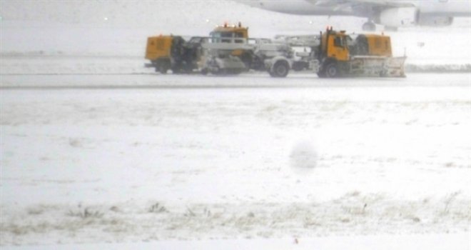 Atatürk Havalimanı'nda uçak pistten çıktı!