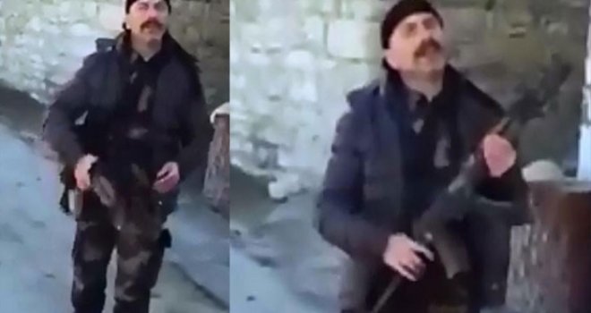 Kalaşnikoflu fotoğraf...